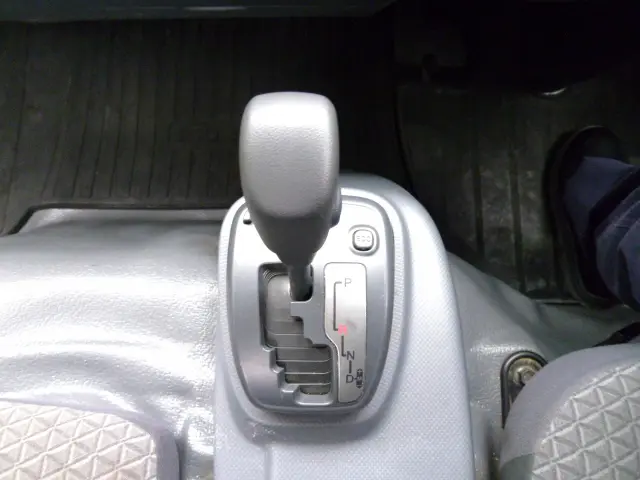 いすゞ エルフ 2RG-NPR88AR(2WD)の写真29