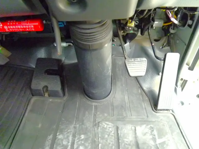 いすゞ エルフ 2RG-NPR88AR(2WD)の写真30