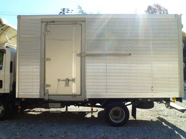 いすゞ エルフ 2RG-NLR88AN(2WD)の写真10