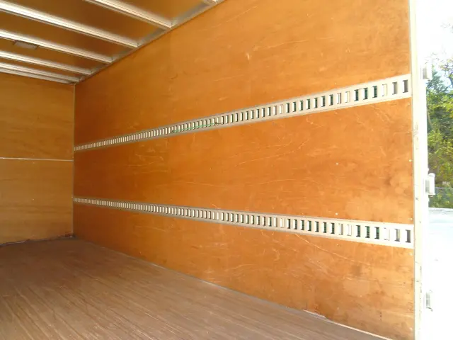 いすゞ エルフ 2RG-NLR88AN(2WD)の写真15