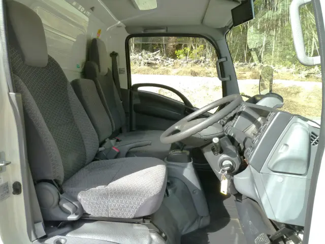 いすゞ エルフ 2RG-NLR88AN(2WD)の写真20