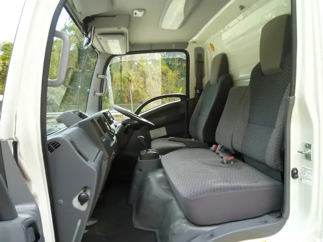 いすゞ エルフ 2RG-NLR88AN(2WD)の写真25