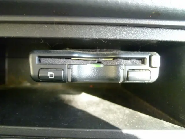 いすゞ エルフ 2RG-NLR88AN(2WD)の写真27