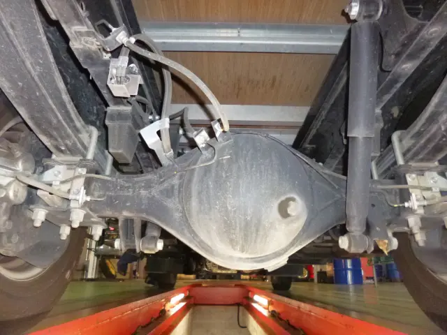 いすゞ エルフ 2RG-NLR88AN(2WD)の写真29