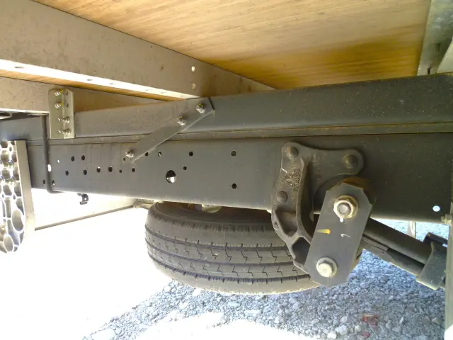 いすゞ エルフ 2RG-NLR88AN(2WD)の写真33