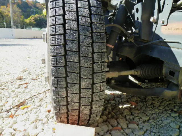 いすゞ エルフ 2RG-NLR88AN(2WD)の写真34