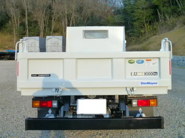 三菱 キャンター 2RG-FBA60(2WD)の写真5