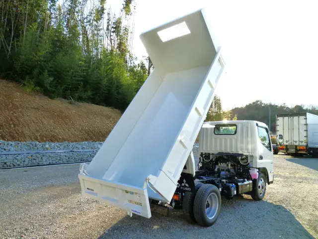 三菱 キャンター 2RG-FBA60(2WD)の写真15