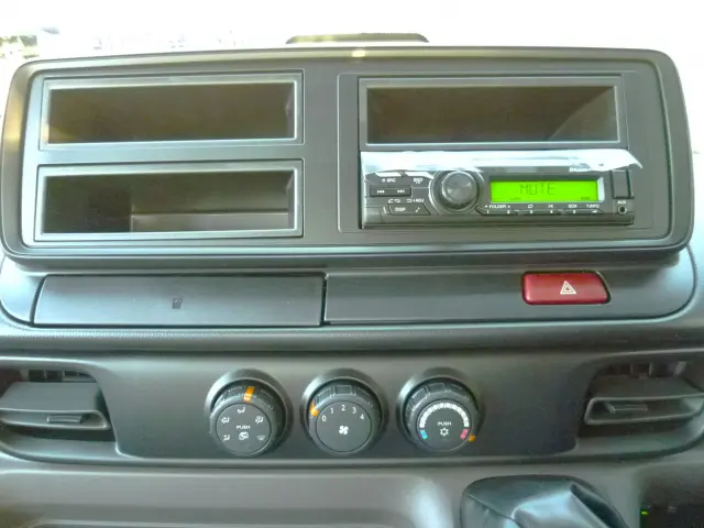 三菱 キャンター 2RG-FBA60(2WD)の写真26