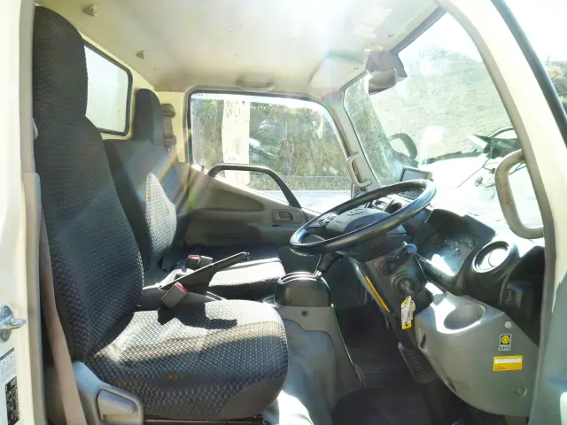 日野 デュトロ 2RG-XZC605M(2WD)の写真24