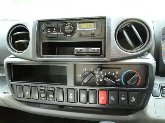 日野 デュトロ TPG-XZU655M(2WD)の写真31