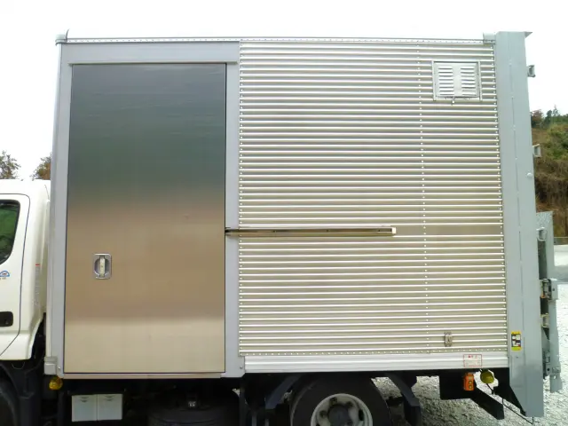 トヨタ ダイナ 2RG-XZU605(2WD)の写真9