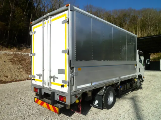 いすゞ エルフ 2RG-NMR88AN(2WD)の写真4