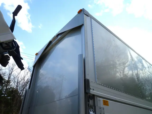 いすゞ エルフ 2RG-NMR88AN(2WD)の写真8