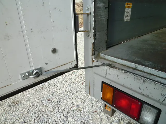 いすゞ エルフ 2RG-NMR88AN(2WD)の写真10