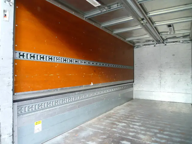 いすゞ エルフ 2RG-NMR88AN(2WD)の写真15