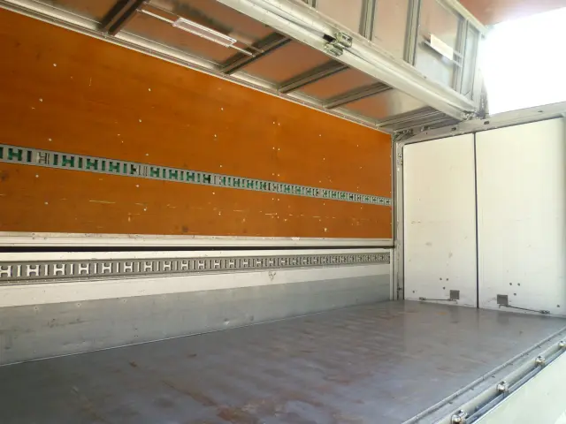 いすゞ エルフ 2RG-NMR88AN(2WD)の写真21