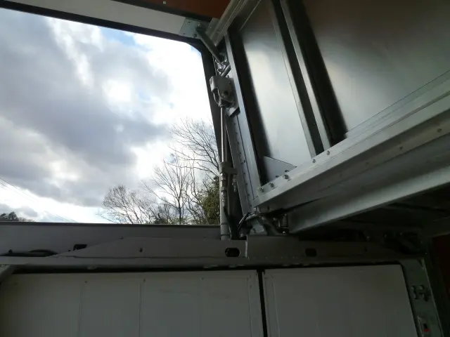 いすゞ エルフ 2RG-NMR88AN(2WD)の写真24