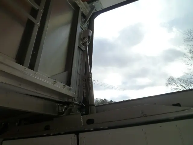 いすゞ エルフ 2RG-NMR88AN(2WD)の写真26