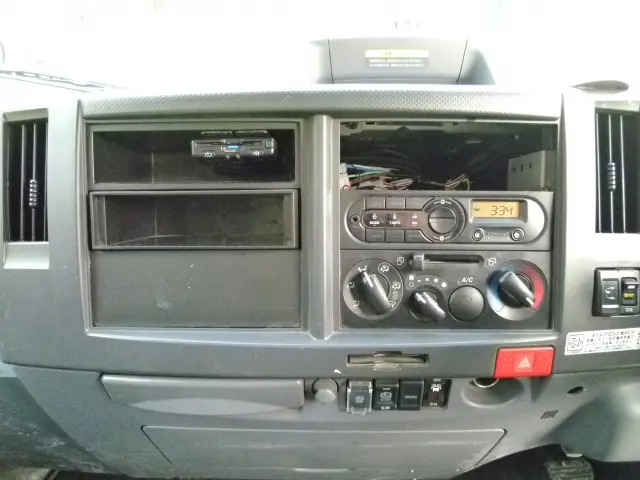 いすゞ エルフ 2RG-NMR88AN(2WD)の写真33