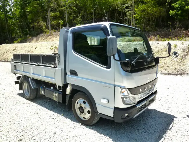 荷台寸法/長3,050×幅1,600×高320(mm)|三菱 キャンター 2RG-FBA30(2WD)の写真3