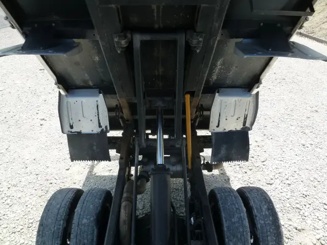 三菱 キャンター 2RG-FBA30(2WD)の写真13