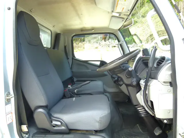 三菱 キャンター 2RG-FBA30(2WD)の写真26