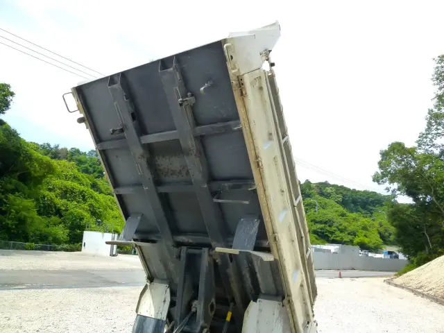 いすゞ エルフ 2RG-NKR88AD(2WD)の写真23