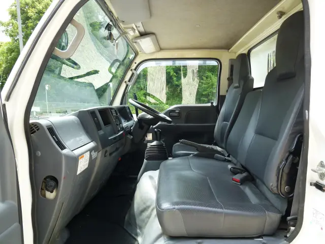 いすゞ エルフ 2RG-NKR88AD(2WD)の写真32