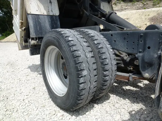 いすゞ エルフ 2RG-NKR88AD(2WD)の写真43