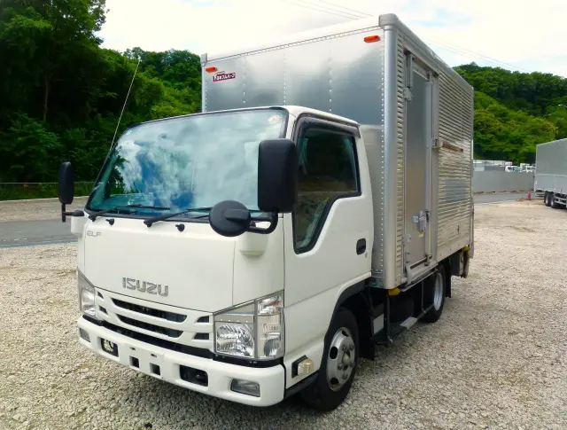 いすゞ エルフ 2RG-NJR88AN(2WD)の写真1