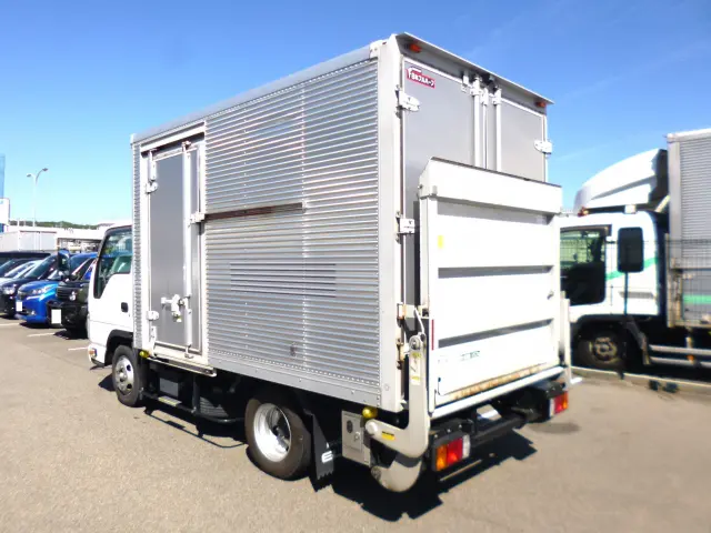 いすゞ エルフ 2RG-NJR88AN(2WD)の写真6