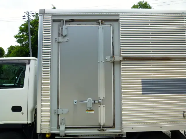 いすゞ エルフ 2RG-NJR88AN(2WD)の写真10