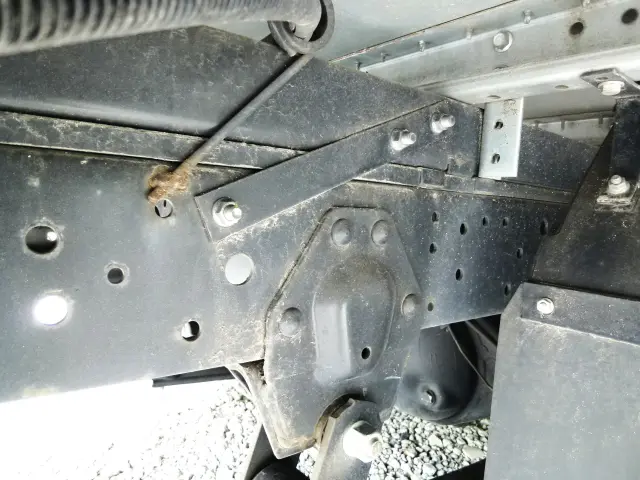 いすゞ エルフ 2RG-NJR88AN(2WD)の写真38