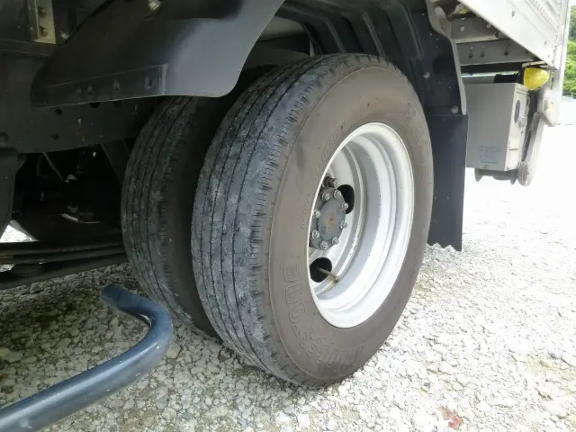 いすゞ エルフ 2RG-NJR88AN(2WD)の写真42