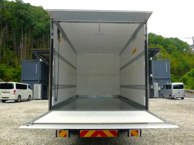 いすゞ エルフ 2RG-NPR88AN(2WD)の写真10