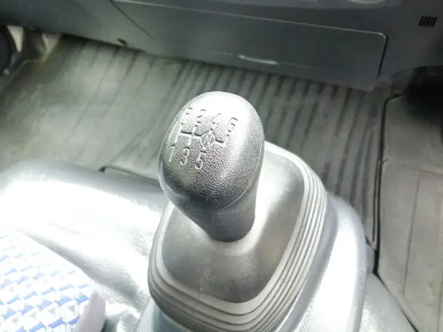 いすゞ エルフ 2RG-NPR88AN(2WD)の写真30