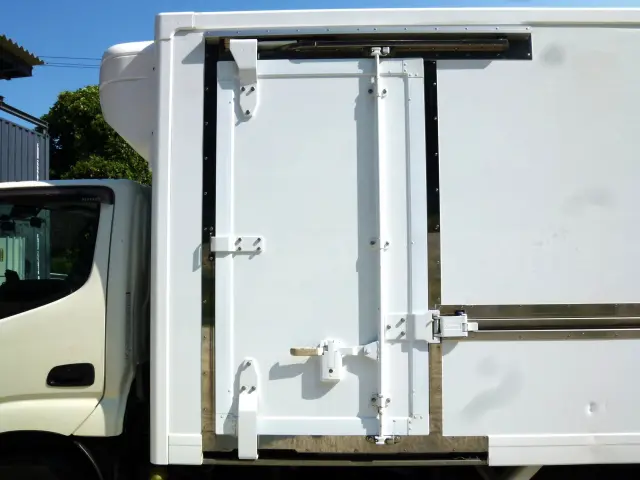 日野 デュトロ 2RG-XZC605M(2WD)の写真9