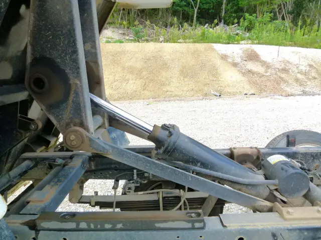 いすゞ エルフ 2RG-NKR88AN(2WD)の写真20
