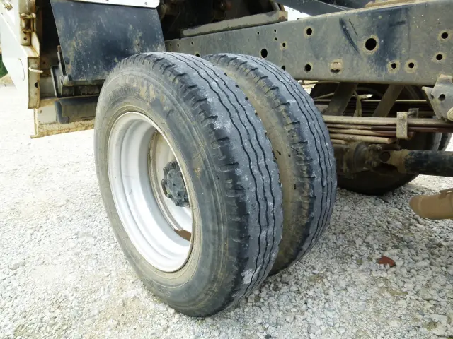 いすゞ エルフ 2RG-NKR88AN(2WD)の写真40