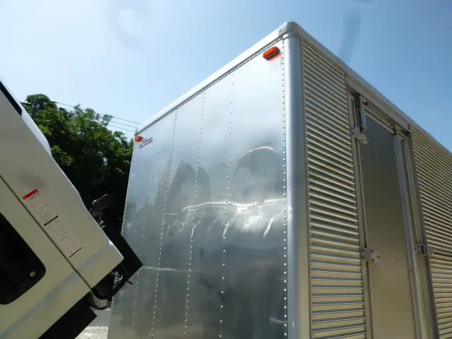 いすゞ エルフ 2RG-NPR88AN(2WD)の写真8