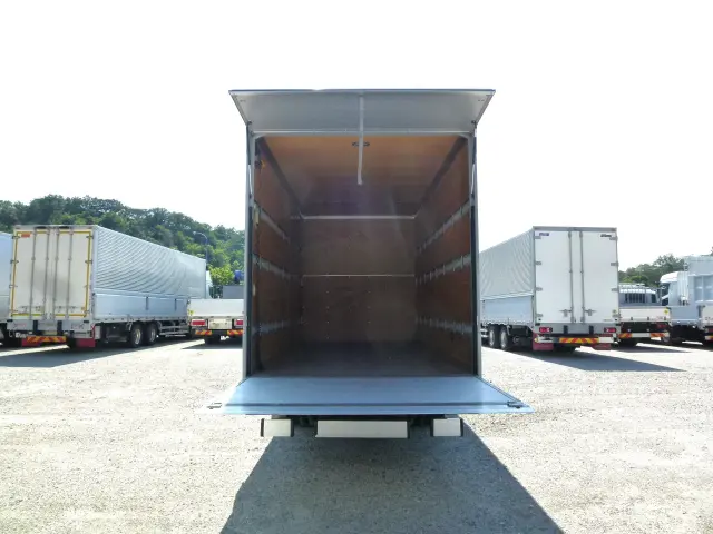 いすゞ エルフ 2RG-NPR88AN(2WD)の写真11