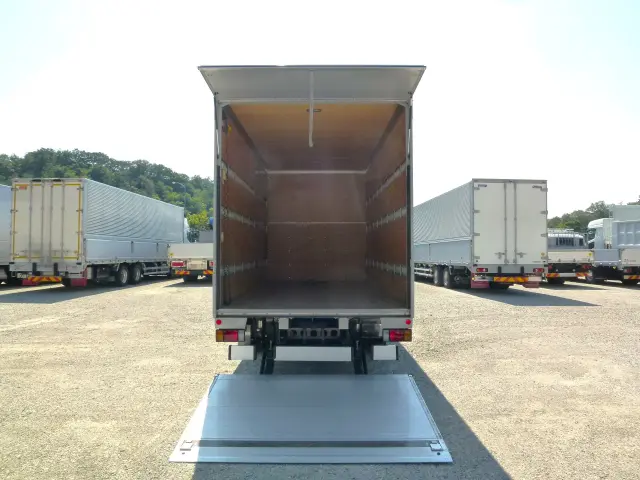いすゞ エルフ 2RG-NPR88AN(2WD)の写真17