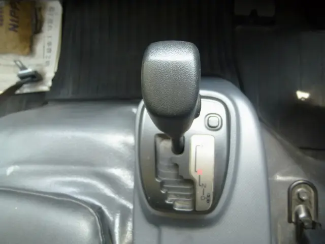 いすゞ エルフ 2RG-NPR88AN(2WD)の写真28
