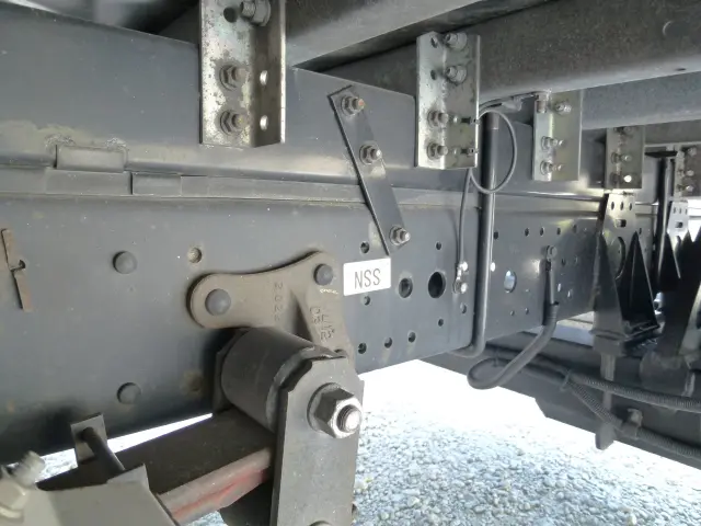 いすゞ エルフ 2RG-NPR88AN(2WD)の写真36
