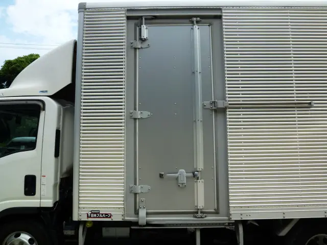 いすゞ エルフ 2RG-NPR88AN(2WD)の写真9