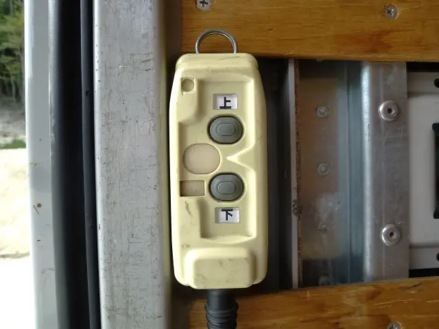いすゞ エルフ 2RG-NPR88AN(2WD)の写真20