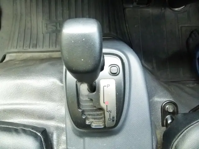 いすゞ エルフ 2RG-NPR88AN(2WD)の写真28