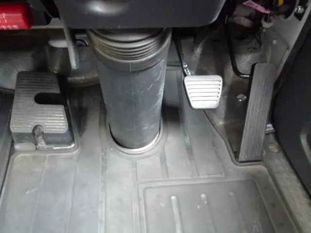いすゞ エルフ 2RG-NPR88AN(2WD)の写真29