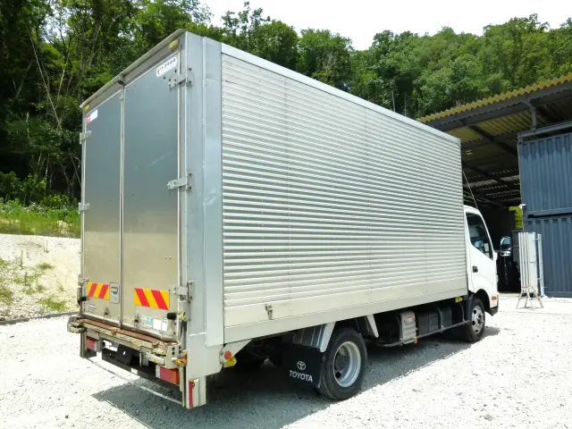 車両寸法/長6,570×幅2,210×高3,110(mm)|トヨタ ダイナ 2RG-XZU712(2WD)の写真4